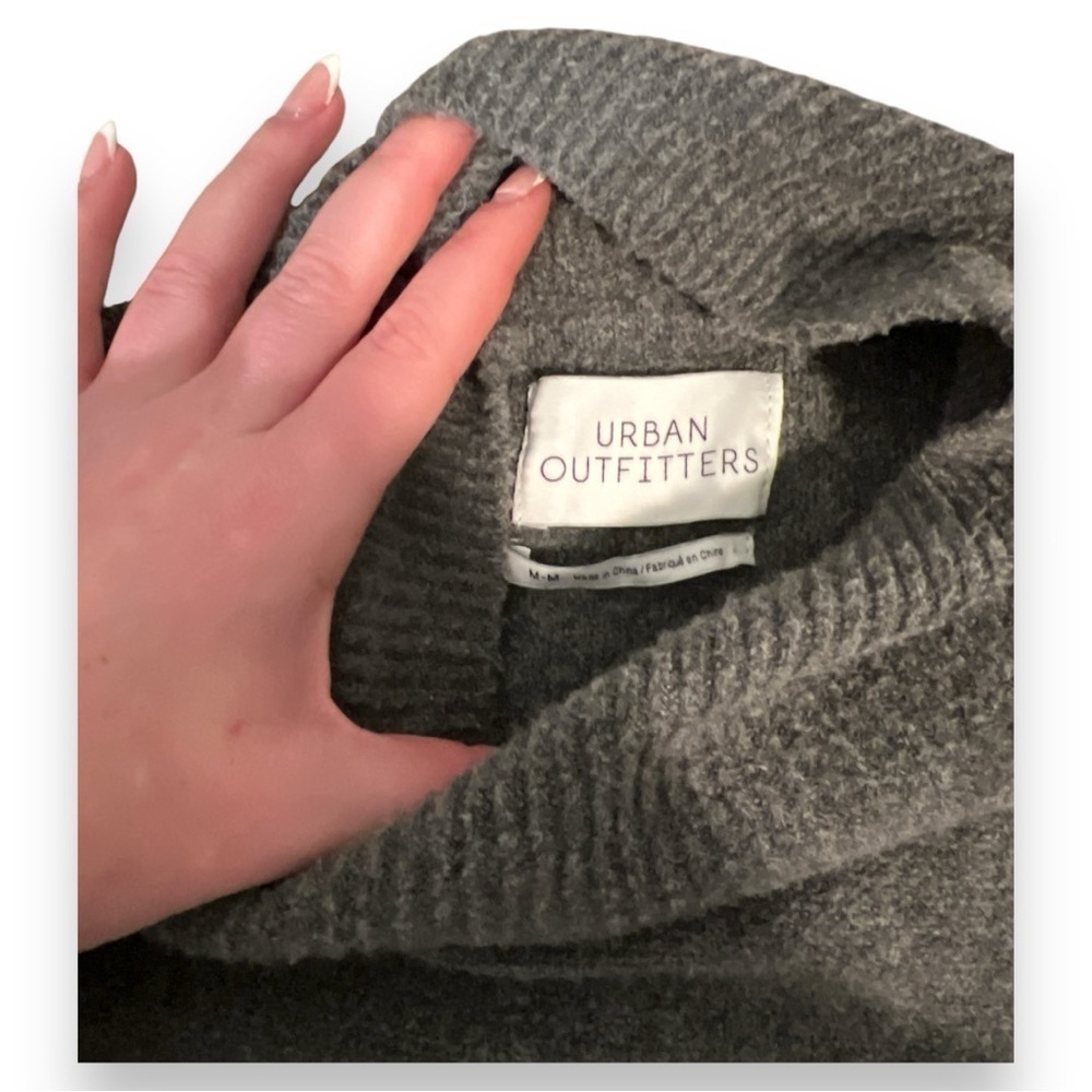 UO Kyla Cropped Grey Turtle Neck Jumper - Picture 5 of 5